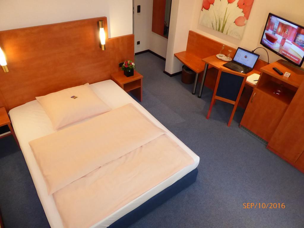 Astoria Hotel Ratingen Exterior foto